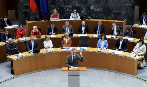 Zadovoljstvo z življenjem v Sloveniji razkriva politične razlike