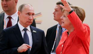 Bosta Putin in Merklova zaradi Trumpa zbližala stališča?