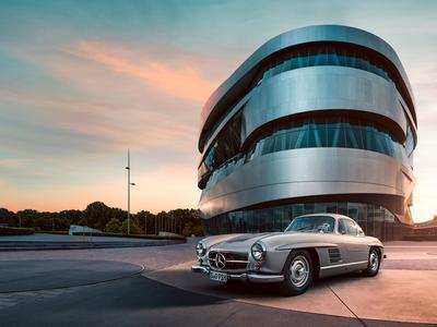 Skoraj milijon obiskovalcev: avtomobilski muzej kot varuh tehnične dediščine