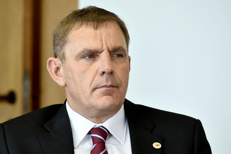 Zaradi nepravilnosti v Semenarni Ljubljana Petru Vrisku grozi celo odškodninska tožba. | Foto: STA ,