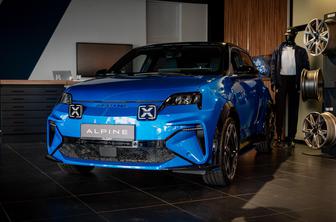 Alpine v Sloveniji prvič z dvema avtomobiloma, kaj ponuja športna "petka"?