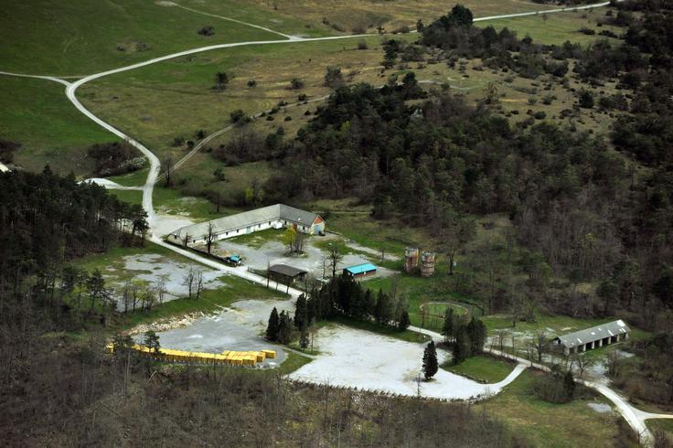 Na ministrstvu za obrambo pojasnjujejo, da bo Slovenska vojska na Počku vadila tudi po 23. decembru. | Foto: STA ,