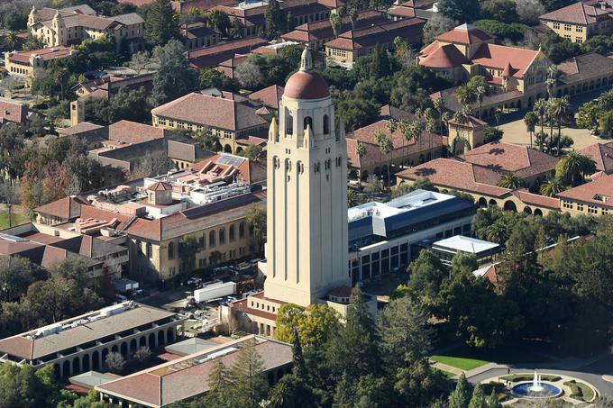 Pichai je zgodaj pokazal zanimanje za računalnike, prvi program, pravzaprav šahovsko igro, je napisal v srednji šoli. Vpisal se je na študij metalurgije na tehnološkem inštitutu v Karagpurju in diplomiral z odliko. Prislužil si je štipendijo za študij na ameriški univerzi Stanford v Kaliforniji (na fotografiji). | Foto: Reuters