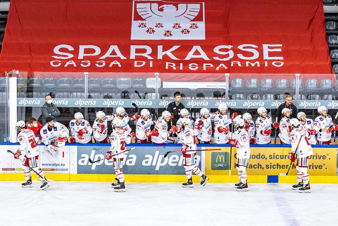 Zmagovalnega konja se ne menja, Hočevar ostaja med prvaki