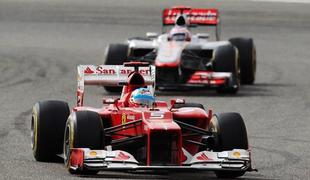 Ferrari z darilom: Omejili smo škodo