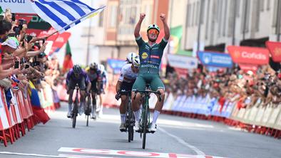 Pedersenu etapa po številčnem begu, glavnina 14 minut zadaj