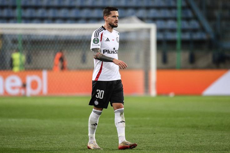 Petar Stojanović  se je z Legio veselil zmage nad Šahtarjem. | Foto: Guliverimage