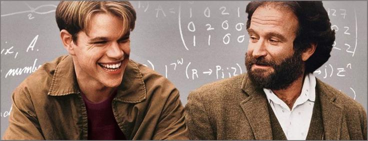 Uporniški mladenič (Matt Damon) dela kot hišnik na slovitem inštitutu MIT, čeprav ima fotografski spomin in je matematični genij. Ko nanj naleti profesor Lambeau (Robin Williams), ga poskuša prepričati, naj neha zapravljati svoj dragoceni dar. Drama Gusa Van Santa je prejela oskarja za izvirni scenarij, Williams pa je domov odnesel kipec za najboljšega stranskega igralca. • Na HBO OD/GO. | Foto: 