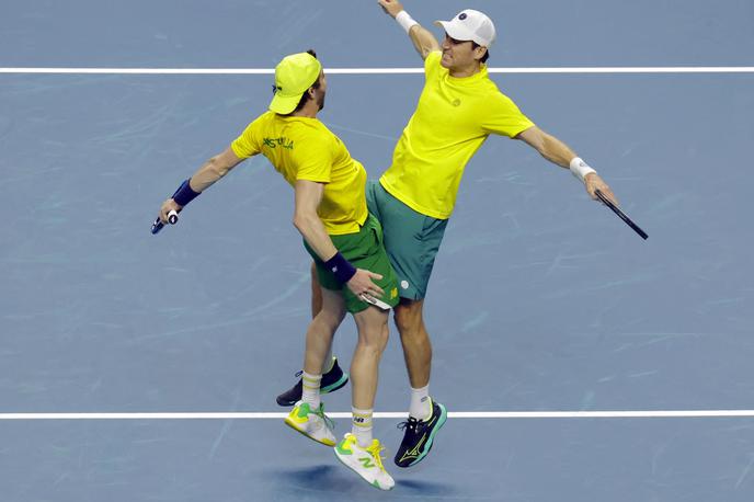 Jordan Thompson in Matthew Ebden, Avstralija, Davisov pokal | Jordan Thompson in Matthew Ebden sta se takole veselila zmage v dvojicah, ki je Avstraliji prinesla polfinale Davisovega pokala. | Foto Reuters