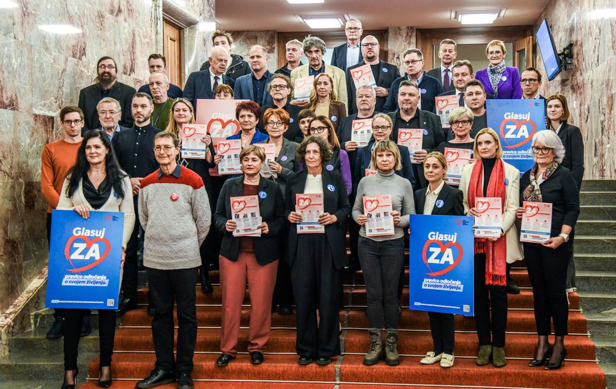 Zavezništvo Moje življenje, moja pravica | Zakon bo zavrnjen, če bo proti njemu več volivcev kot za in bo dosežen zavrnitveni kvorum. | Foto STA