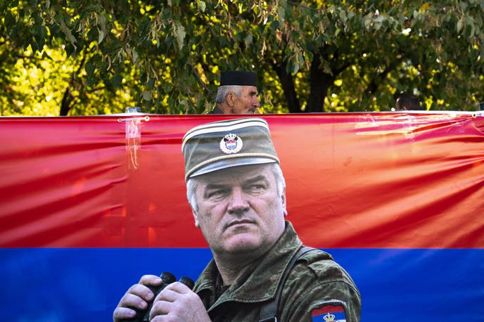Ratko Mladić, pogreb | "Danes sem sprejel odločitev, da za nezaželeni osebi razglasim vojaškega atašeja Milana Dulanovića in svetovalca predstavnika Bie Danka Maksimovića na veleposlaništvu Srbije," je na novinarski konferenci sporočil Konaković. | Foto Reuters