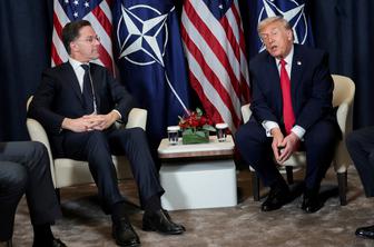 Trump z izjemno ostrimi kritikami nad Nato