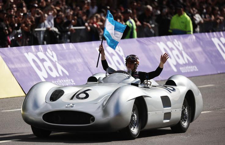 Colapinto je vozil tudi Fangiov dirkalnik iz 50 let. | Foto: Reuters