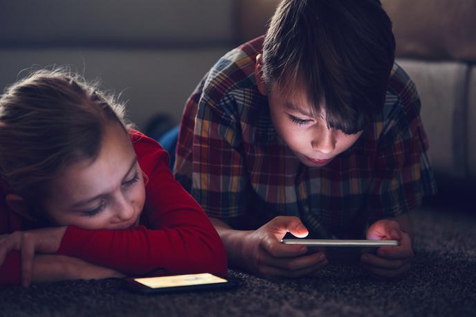 Varnost na internetu. Otrok. Otroci. Računalnik. Internet. | Foto Shutterstock