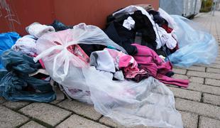 Razkrivamo, koliko oblačil v resnici zavržemo Slovenci.