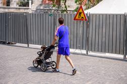 V Sloveniji vse več očetov, ki živijo sami z otroki