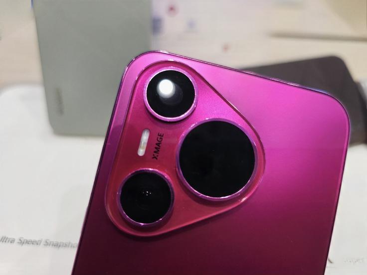Prepoznavna zadnja stran pametnega telefona Huawei Pura 70 | Foto: Srdjan Cvjetović