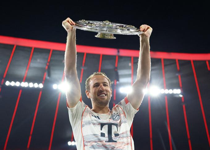 Harry Kane je izgubil tudi v šestih finalih, s Tottenhamom ni mogel do naslova v premier ligi, zdaj je lovoriko le dočakal. | Foto: Reuters