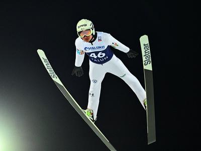 Lanišek in Oblak zanesljiva, Prevc in Zajc za las na tekmo