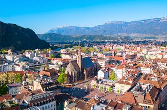 Če boste Bolzano obiskali skupaj s psom, bi lahko zanj plačali takso