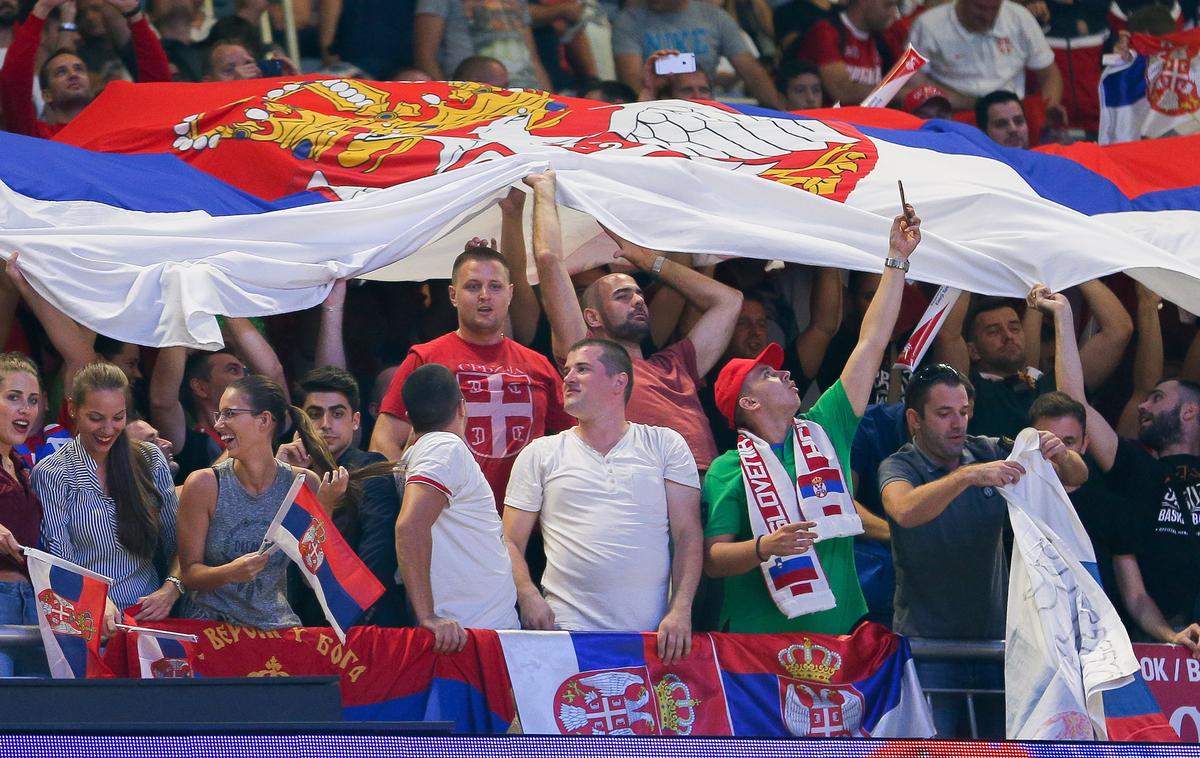 Srbski navijači | Foto Vid Ponikvar