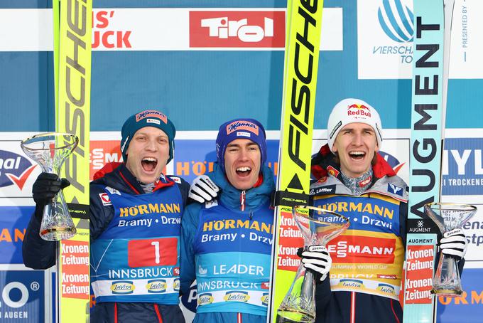 Trojico v seštevku turneje po šestih skokih loči le 1,3 točke. Kdo bo osvojil zlatega orla? Jasno bo v ponedeljek zvečer. | Foto: Reuters