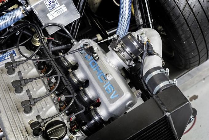 Golfa sta poganjala dva 1,8-litrska motorja iz športne različice GTI. | Foto: Volkswagen
