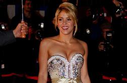 Shakira blestela na rdeči preprogi v Cannesu
