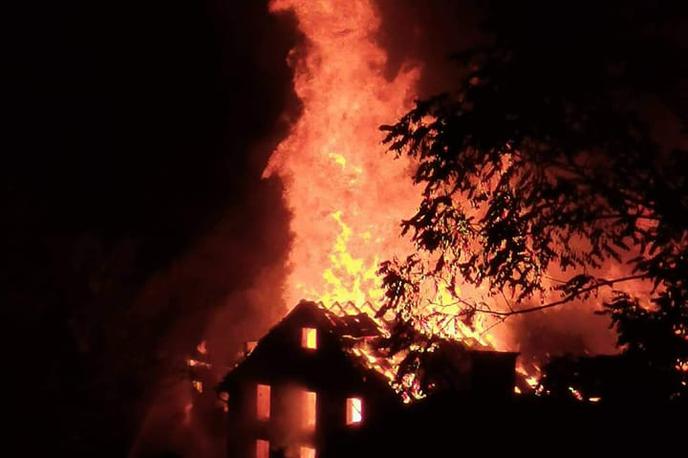 požar kranj | Pred požarom je bil vrsto desetletij zapuščen.  | Foto Gasilsko reševalna služba Kranj/Facebook