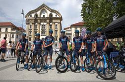 Na dirki Po Sloveniji tudi ekipa, v kateri imajo vsi kolesarji isto vrsto bolezni #video