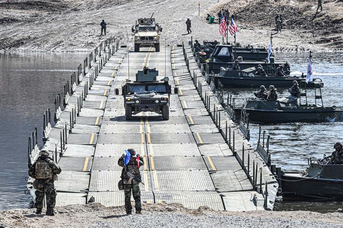 Tokratna severnokorejska izstrelitev je bila odgovor na skupne vojaške vaje ZDA in Južne Koreje, imenovane Freedom Shield, ki so se začele v ponedeljek. | Foto: Reuters