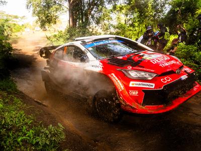 Po odstopu prvih treh prva zmaga za Takamota Katsuto