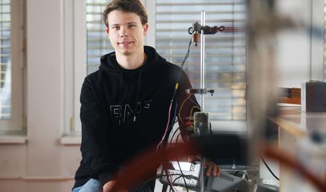 Mladi slovenski znanstvenik na mednarodnih olimpijadah zablestel z zlatom