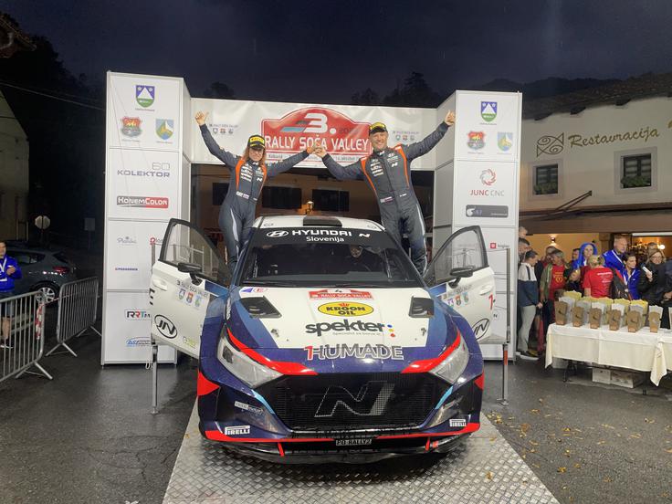 Reli Soška dolina Zmagovalca relija - Rok Turk in Blanka Kacin (hyundai i20 rally2). | Foto: Gregor Pavšič