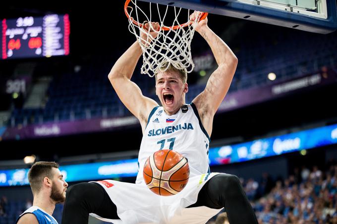 Ameriški analitik za nabor lige NBA je izpostavil Lukove izvrstne predstave na EuroBasketu proti vrhunskim košarkarjem iz lige NBA. | Foto: Vid Ponikvar