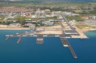 Slovenskim organom pregona pred nosom odpeljali Luko Zadar