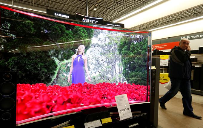 Tudi pametni televizorji, ki bodo naprodaj v Rusiji, bodo morali imeti prednameščene (tudi) ruske aplikacije. | Foto: Reuters