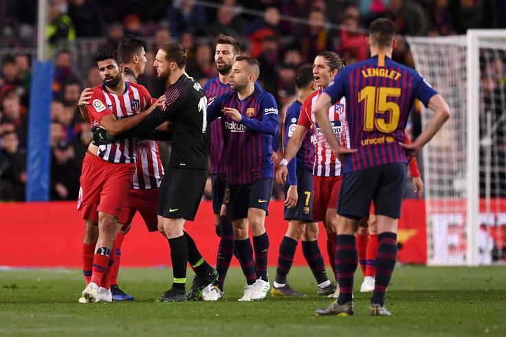 Tako je Jan Oblak miril izključenega Diega Costo, ki je zaradi dolgega jezika pustil na cedilu soigralce že v uvodni tretjini srečanja. | Foto: Guliverimage/Getty Images