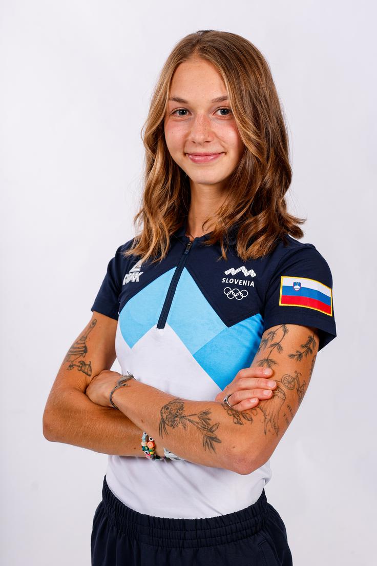 "Želim si, da bi mi v tej zimi uspela uvrstitev med najboljši deset, lani sem bila že kar blizu, s tem pa bi izpolnila vse cilje." | Foto: Aleš Fevžer