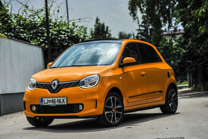 Renault twingo | Zaradi prihoda novega emisijskega standarda Euro 7 se bodo mestni malčki z motorjem na notranje zgorevanje podražili, a po drugi strani tisti z električnim pogonom pocenili. | Foto Gašper Pirman
