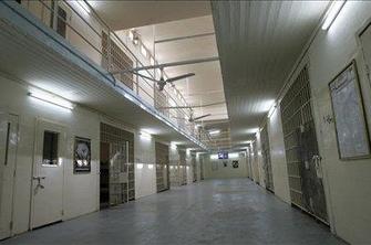 Irak vnovič odprl zloglasni zapor Abu Grajb