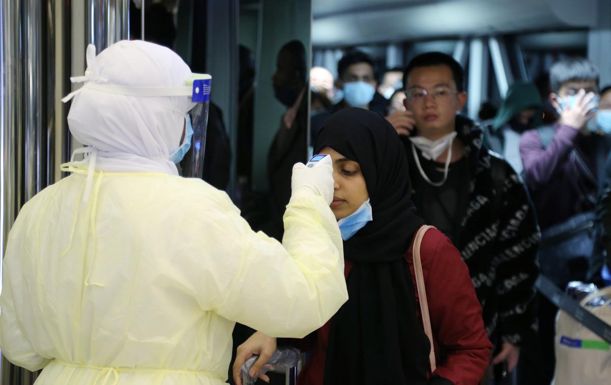 koronavirus, Kitajska | Zaradi nevarnosti okužbe s koronvirusom na Kitajskem vlada izredno stanje. | Foto Reuters