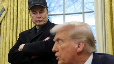 Bela hiša: Musk ostaja do izpolnitve nalog