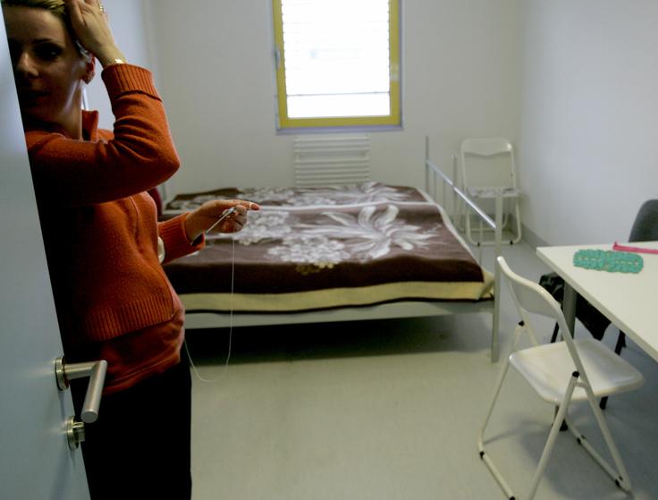Premeščeni begunci so za čas trajanja postopka priznanja mednarodne zaščite nastanjeni v azilnih domovih. | Foto: STA ,
