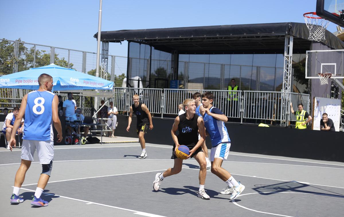 3x3 DP | Finalni turnir je pred prijateljsko tekmo Slovenije in Nemčije potekal na zunanjih igriščih v Stožicah. | Foto Košarkarska Zveza Slovenije