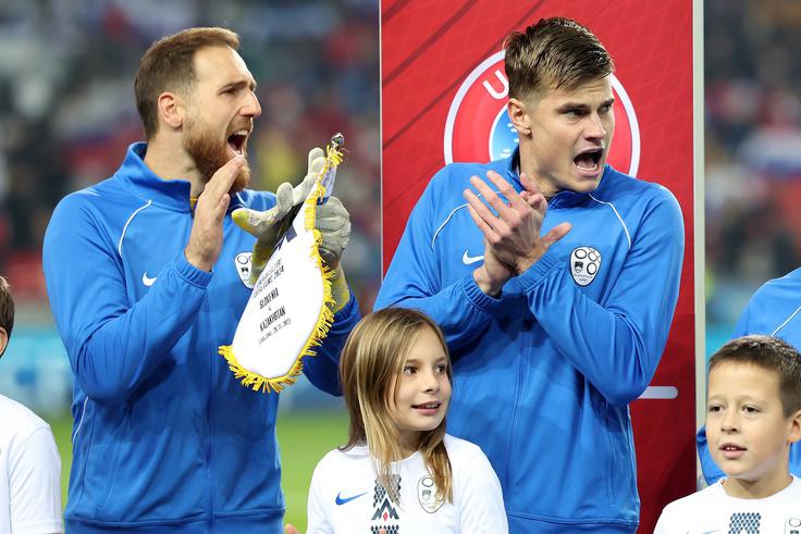 Jan Oblak in Jaka Bijol poveljujeta slovenski obrambi. | Foto: www.alesfevzer.com