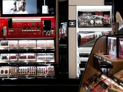 Sephora v preiskavi zaradi oglaševanja kozmetike otrokom
