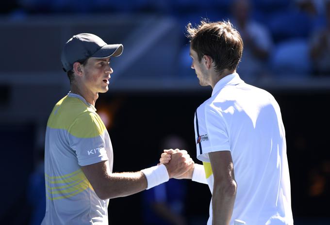 Daniil Medvedjev je zlahka izločil Vaska Pospisila. | Foto: Reuters