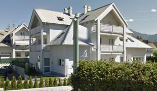 Dražbe: za koliko se prodajajo stanovanja ob Blejskem jezeru