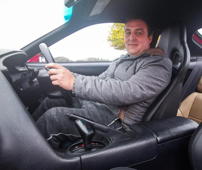 Jani Jager za volanom svoje supre, ki jo je v začetku leta kupil v Angliji. | Foto: Gašper Pirman